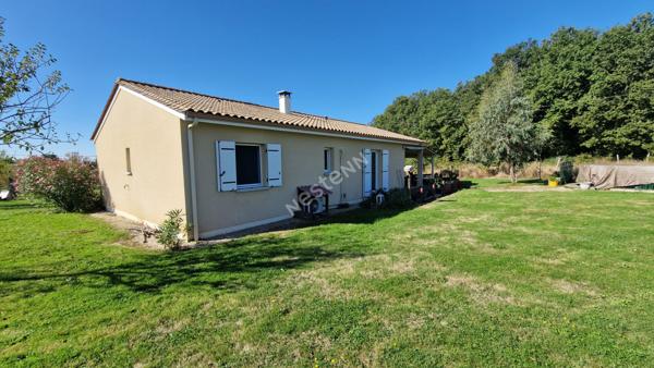 **Charmante maison contemporaine avec vue degagee et grand terrain a proximite de Gardonne**