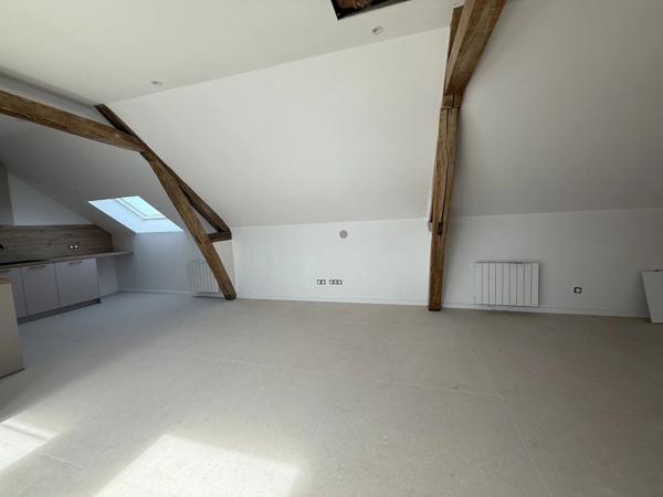 Vente                                                      Appartement
                        
                     2 pièces                      55 m2                     à Anet