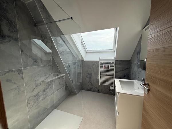 Vente                                                      Appartement
                        
                     2 pièces                      55 m2                     à Anet