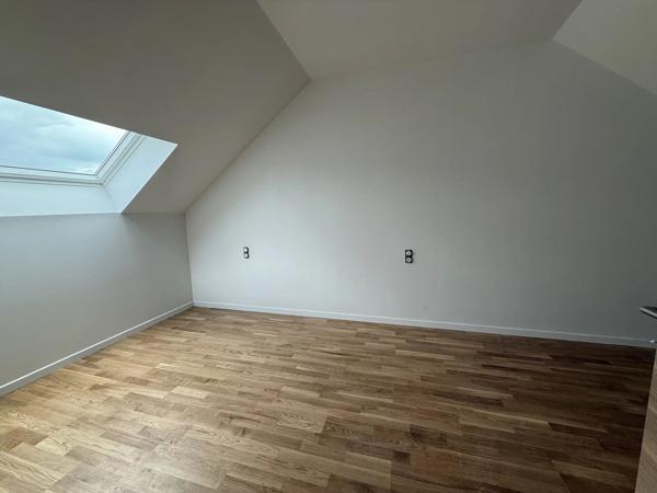 Vente                                                      Appartement
                        
                     2 pièces                      55 m2                     à Anet