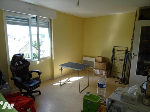 STUDIO A VENDRE A LAVAL (53000)