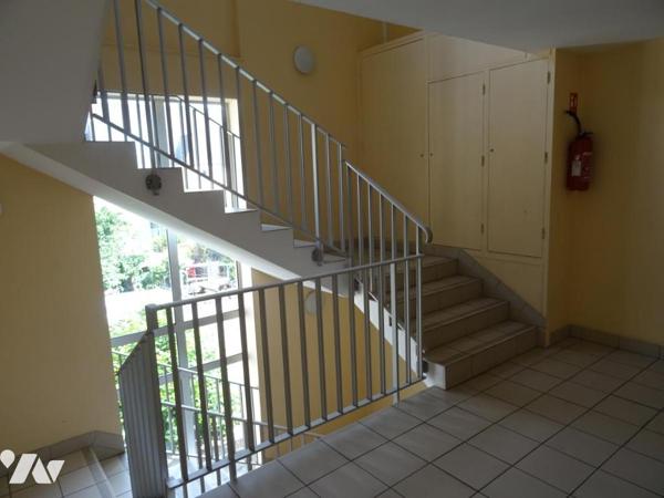 STUDIO A VENDRE A LAVAL (53000)