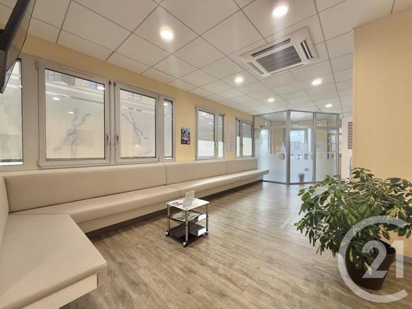 à vendre  297,49 m2 MOULINS - 03