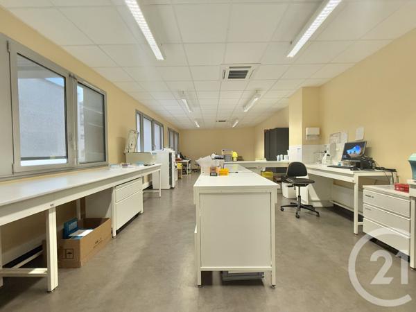 à vendre  297,49 m2 MOULINS - 03