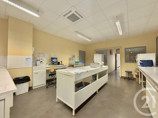 à vendre  297,49 m2 MOULINS - 03