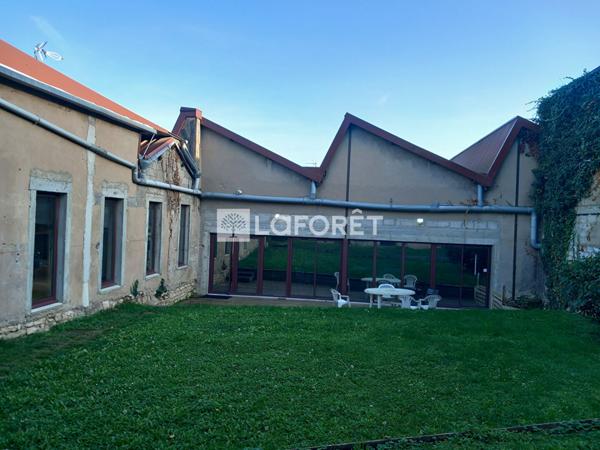 Achat local commercial près de DOLE - 1200 m² - 840 000 €