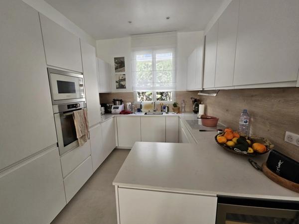 Villa individuelle avec piscine à vendre – Cannes centre, à 5 minutes de la Banane