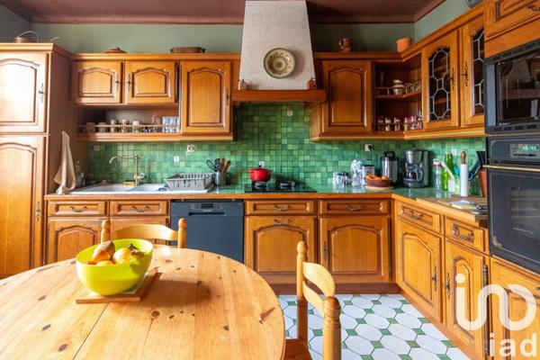 Maison 8 pièces de 180 m² à Sauviat-sur-Vige (87400)