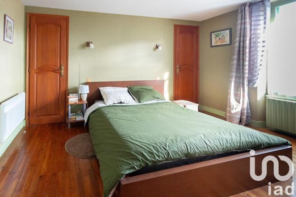 Maison 8 pièces de 180 m² à Sauviat-sur-Vige (87400)