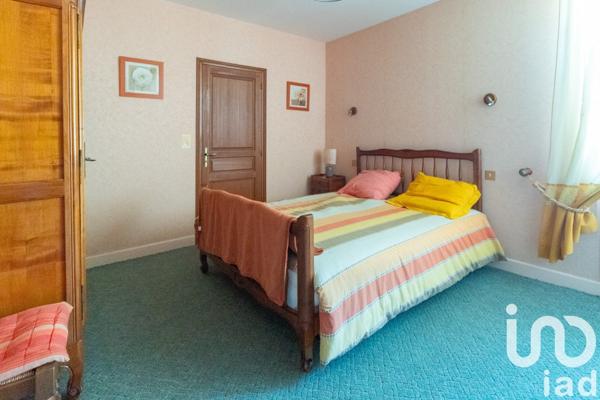 Maison 8 pièces de 180 m² à Sauviat-sur-Vige (87400)