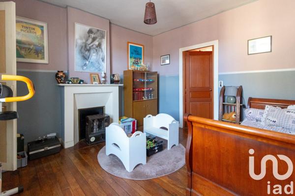 Maison 8 pièces de 180 m² à Sauviat-sur-Vige (87400)