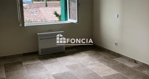 Location Appartement 4 pièces 122.92 m² - Cadenet 84160