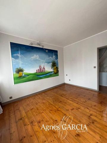 Maison avec local commercial ou professionnel