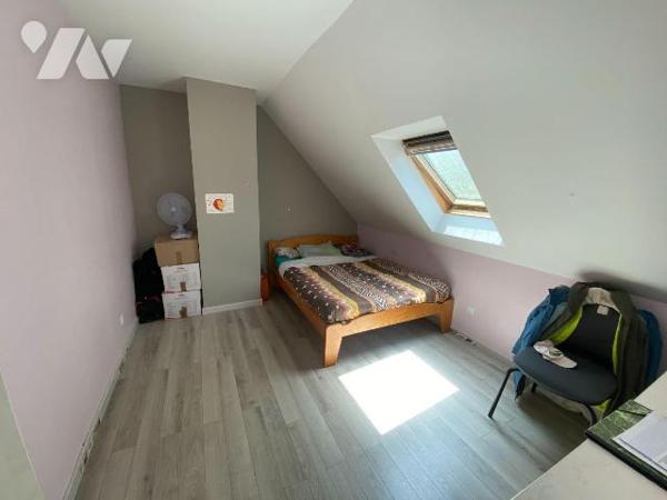 Venez découvrir cette maison récente, offrant confort et praticité, parfaite pour une vie de fa...