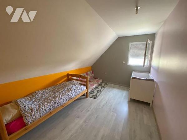 Venez découvrir cette maison récente, offrant confort et praticité, parfaite pour une vie de fa...