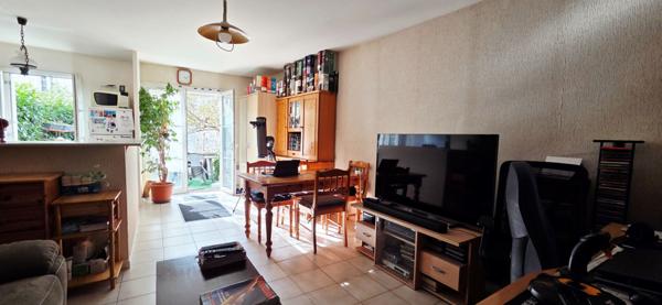 Appartement 3 pièces à vendre à Étampes vendu loué avec deux places de stationnement et jardin - Investissement idéall