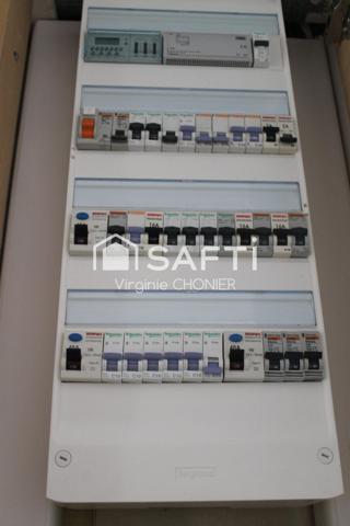 Belle maison entièrement rénovée de 153m2 avec garage double. Idéal famille nombreuse