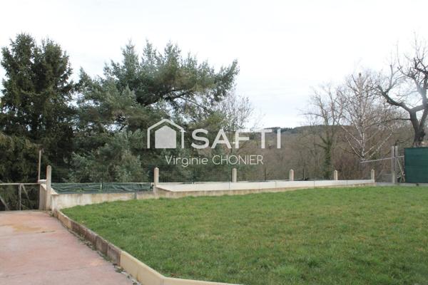 Belle maison entièrement rénovée de 153m2 avec garage double. Idéal famille nombreuse