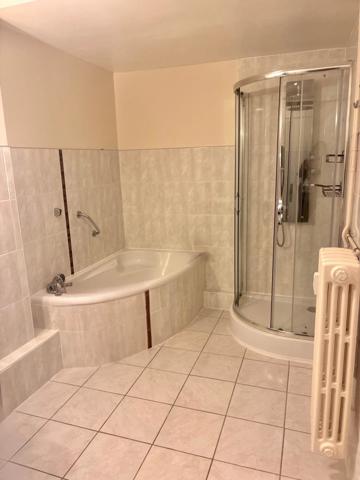 Exclusivité *Coup de cœur* Vue exceptionnelle sur la Catène* T4/T5 Perret 96 m² avec parking et cave
