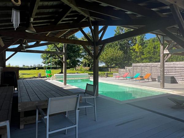 Maison Vouillé Les Marais 6 pièce(s)