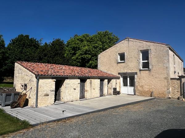 Maison Vouillé Les Marais 6 pièce(s)