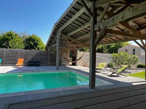 Maison Vouillé Les Marais 6 pièce(s)