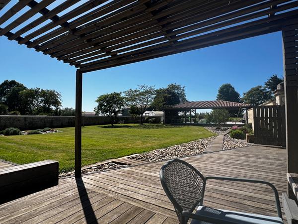 Maison Vouillé Les Marais 6 pièce(s)