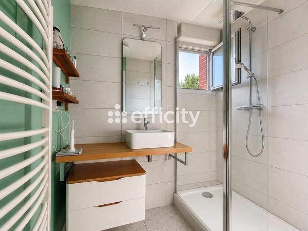 Appartement
         3 pièces
        - 72 m² Exclusivité 190 000 € *