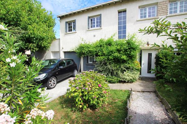 Maison 4 chambres – Piscine chauffée – Jardin de 615 m²