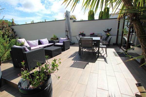 Maison 4 chambres – Piscine chauffée – Jardin de 615 m²