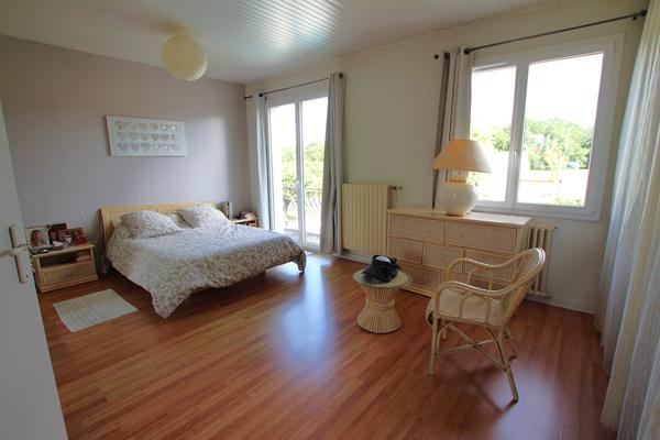 Maison 4 chambres – Piscine chauffée – Jardin de 615 m²