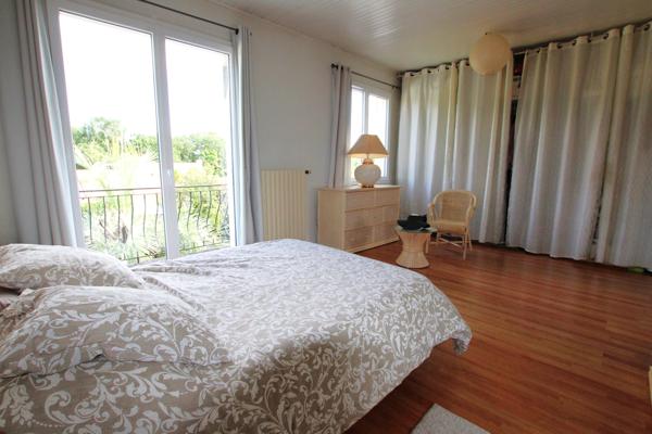 Maison 4 chambres – Piscine chauffée – Jardin de 615 m²