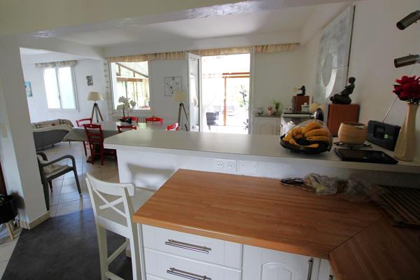 Maison 4 chambres – Piscine chauffée – Jardin de 615 m²
