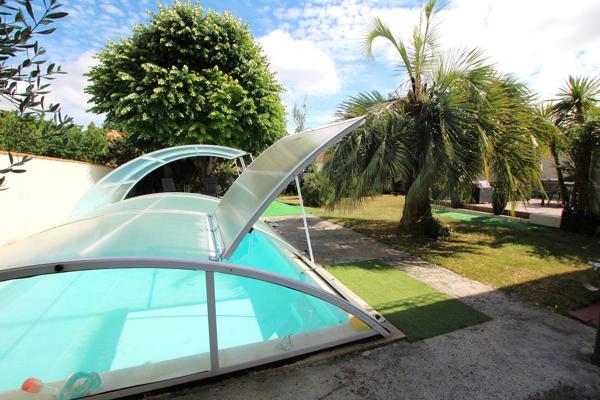Maison 4 chambres – Piscine chauffée – Jardin de 615 m²