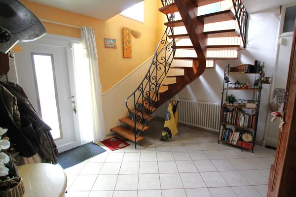 Maison 4 chambres – Piscine chauffée – Jardin de 615 m²