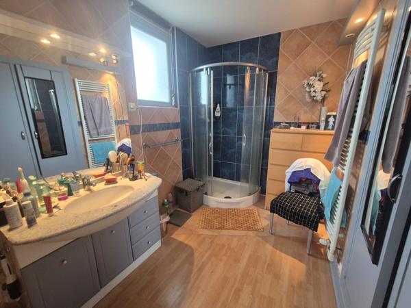 Maison 5 pièce(s) 4 chambre(s) 190 m²