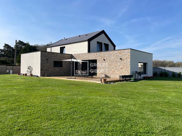 Maison T7 à vendre GUICHEN - 160 m² (réf : JR26215E)