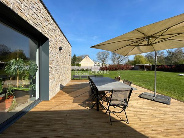 Maison T7 à vendre GUICHEN - 160 m² (réf : JR26215E)