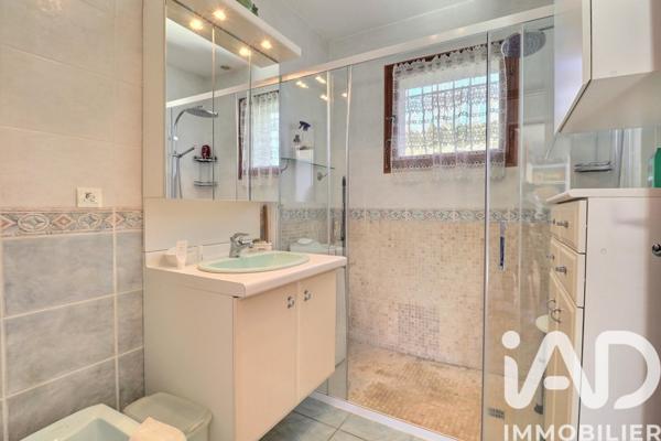 Maison à vendre 4 pièces 77 m² Roumoules