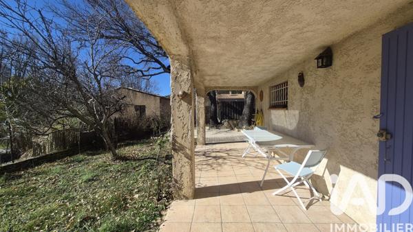 Maison à vendre 4 pièces 77 m² Roumoules