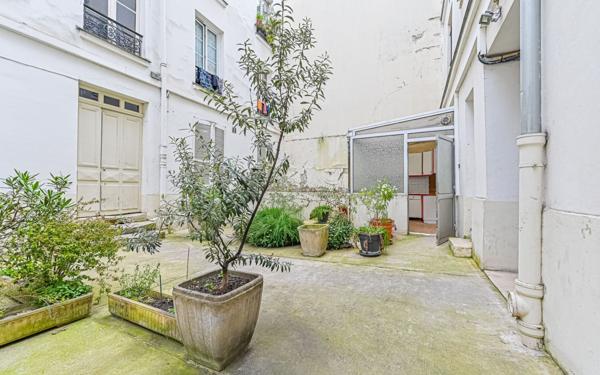 Appartement à vendre    2 pièces • 48,31 m2 Paris 18