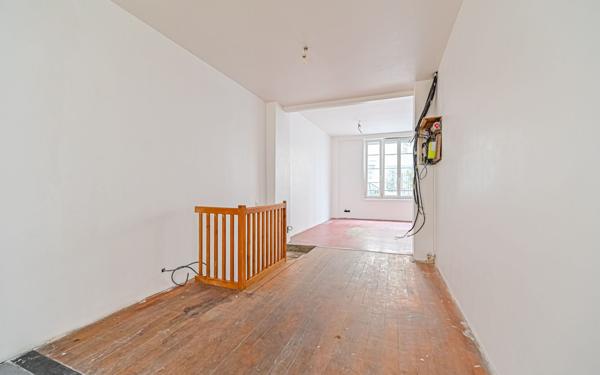 Appartement à vendre    2 pièces • 48,31 m2 Paris 18