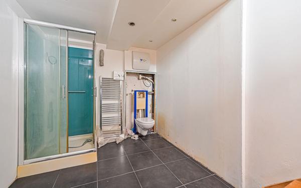 Appartement à vendre    2 pièces • 48,31 m2 Paris 18