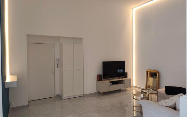 Appartement à vendre    2 pièces • 79 m2 Grasse