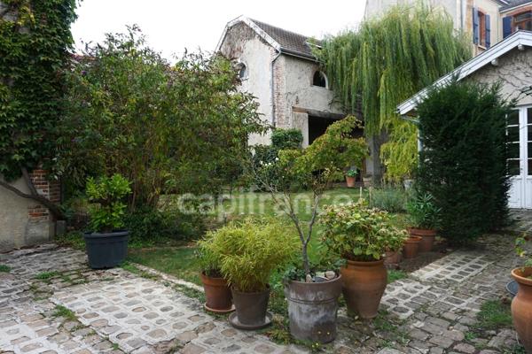 Maison de caractère, rare, 14 pièces proche de EPERNAY (51)