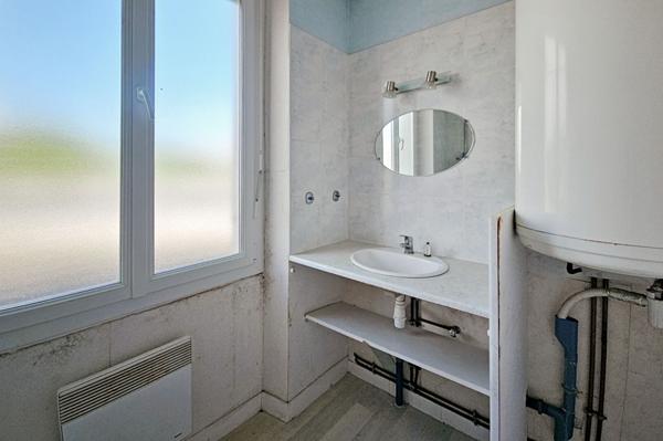 PAUILLAC 33250 - Immeuble 200 m² - investissement locatif -  CENTRE VILLE