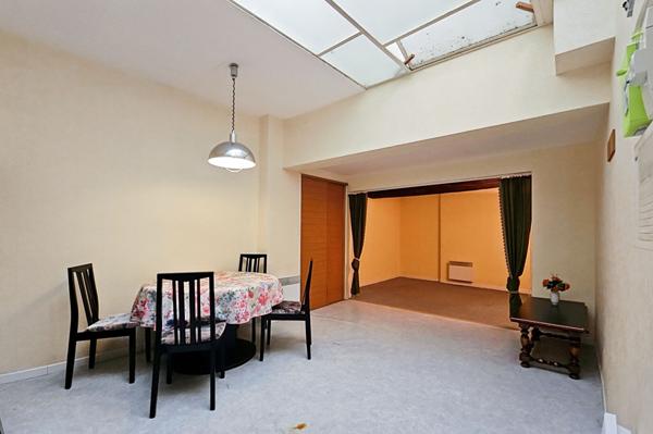 PAUILLAC 33250 - Immeuble 200 m² - investissement locatif -  CENTRE VILLE