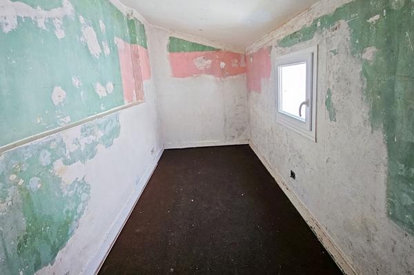 PAUILLAC 33250 - Immeuble 200 m² - investissement locatif -  CENTRE VILLE