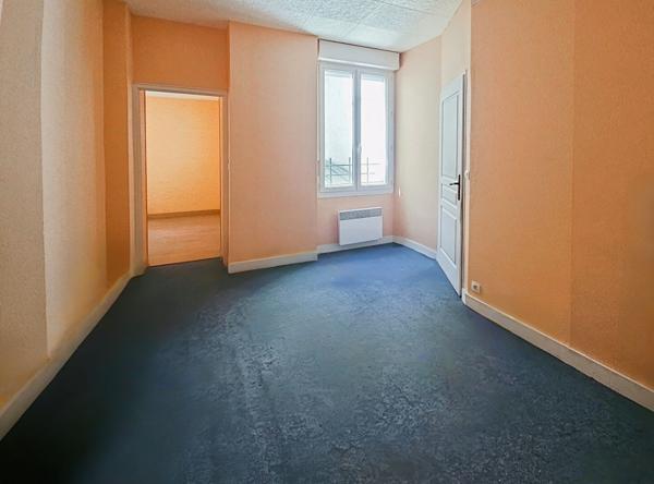 PAUILLAC 33250 - Immeuble 200 m² - investissement locatif -  CENTRE VILLE