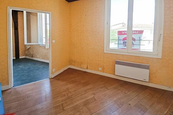 PAUILLAC 33250 - Immeuble 200 m² - investissement locatif -  CENTRE VILLE